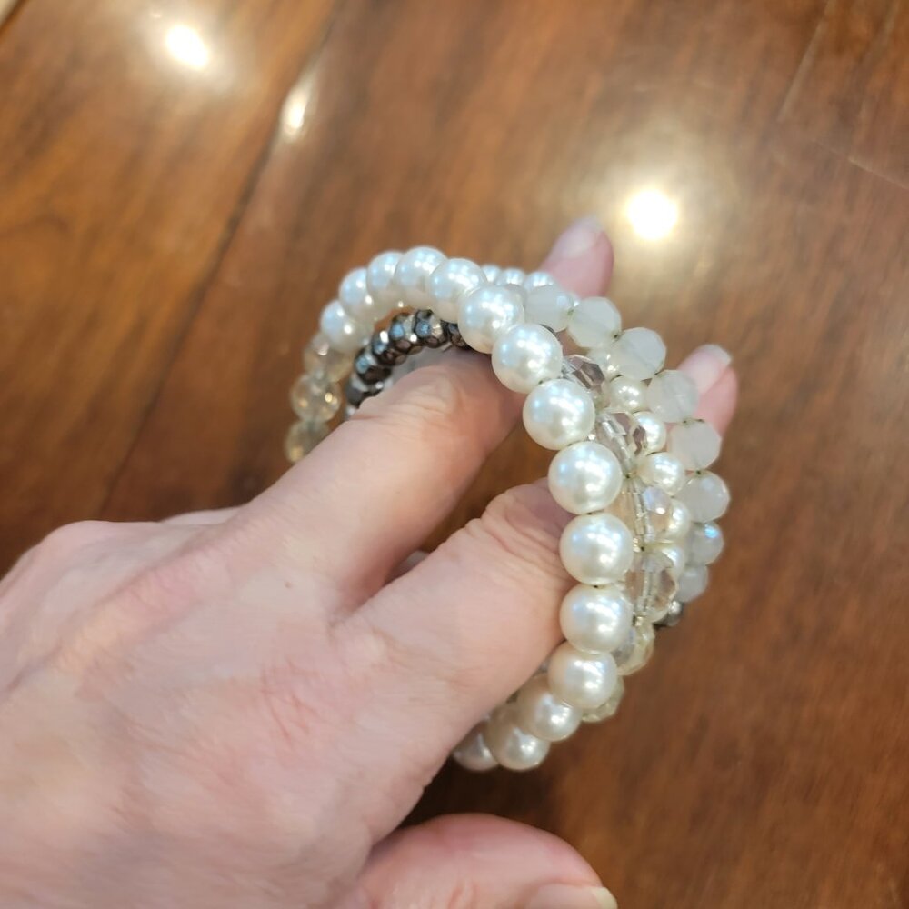 Pearl White & Gray Beaded Wrap Bracelet - Picture 6 of 8